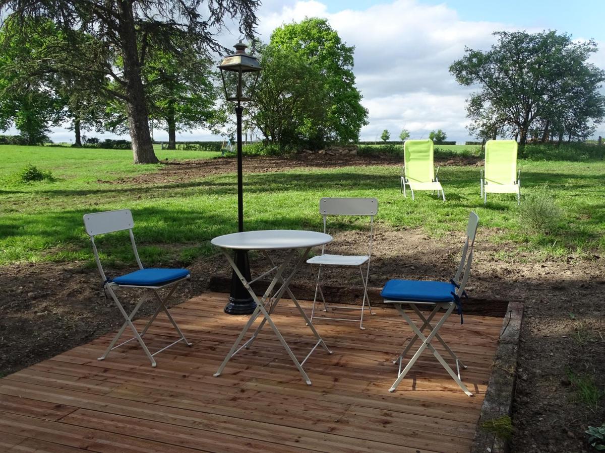 L'Abrejou Bed & Breakfast Le Donjon Luaran gambar